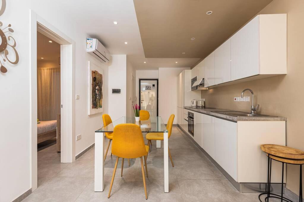 Smart Seaview Apartment Sliema